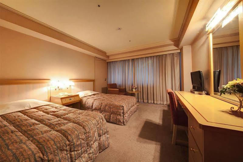 Hotel Pearl City Кобе Екстериор снимка